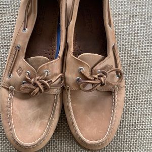 Sperry topsides